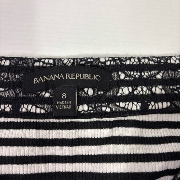 Banana Republic Black & White Pencil Skirt with Lace Overlay Size 8 KK0701 - Picture 6 of 8